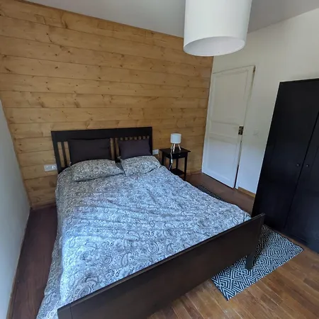 Pyrenean Pursuits 山林小屋 *