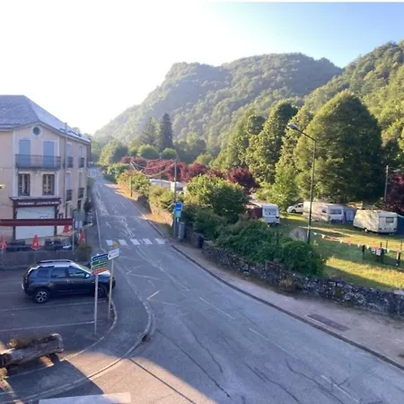 Pyrenean Pursuits Lodge *