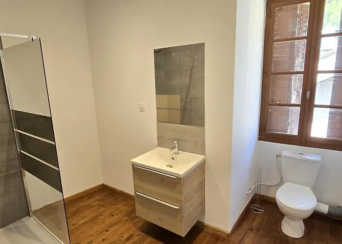 山林小屋 Pyrenean Pursuits