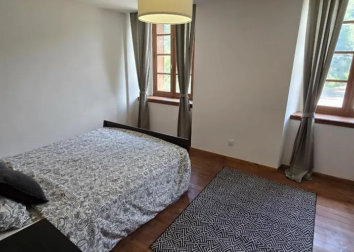 Pyrenean Pursuits 山林小屋